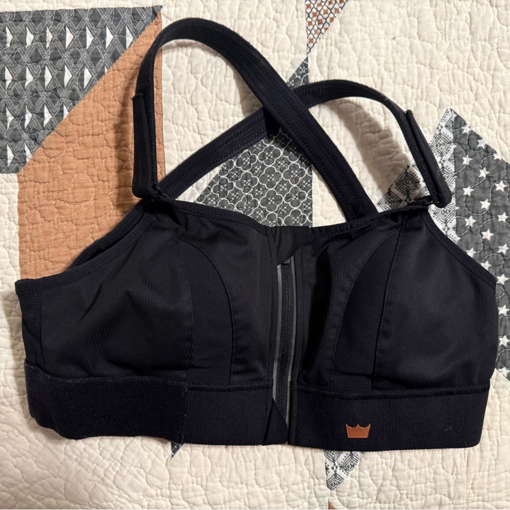 SHEFIT Black Sports Bra with Adjustable Straps